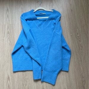 Zara V-Neck Sweater in Bright Blue